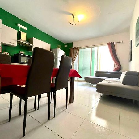 Room 6- Private Room With Private Terrace, Private Bathroom, Ac And Wifi Sliema Exterior photo