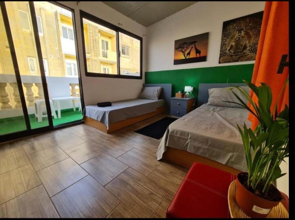 Room 6- Private Room With Private Terrace, Private Bathroom, Ac And Wifi Sliema Exterior photo