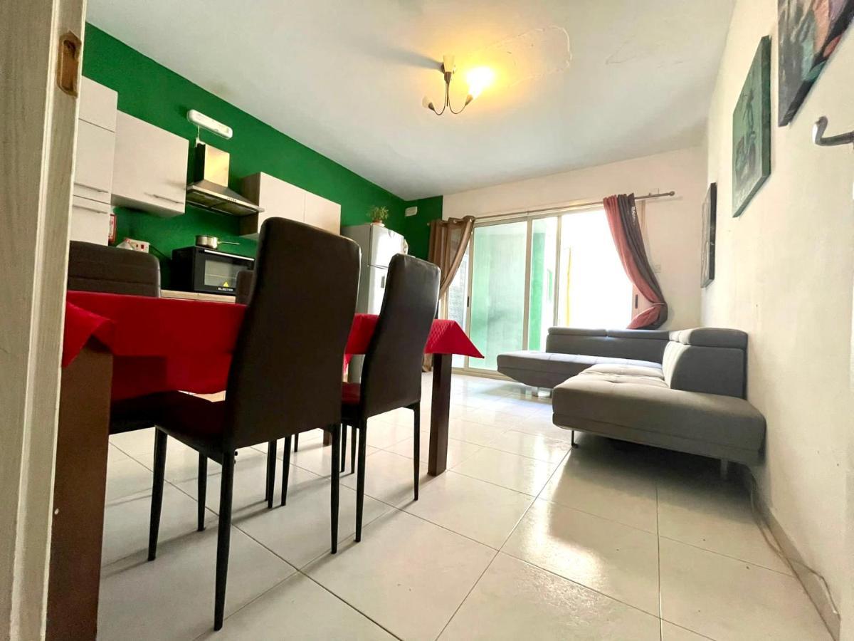 Room 6- Private Room With Private Terrace, Private Bathroom, Ac And Wifi Sliema Exterior photo